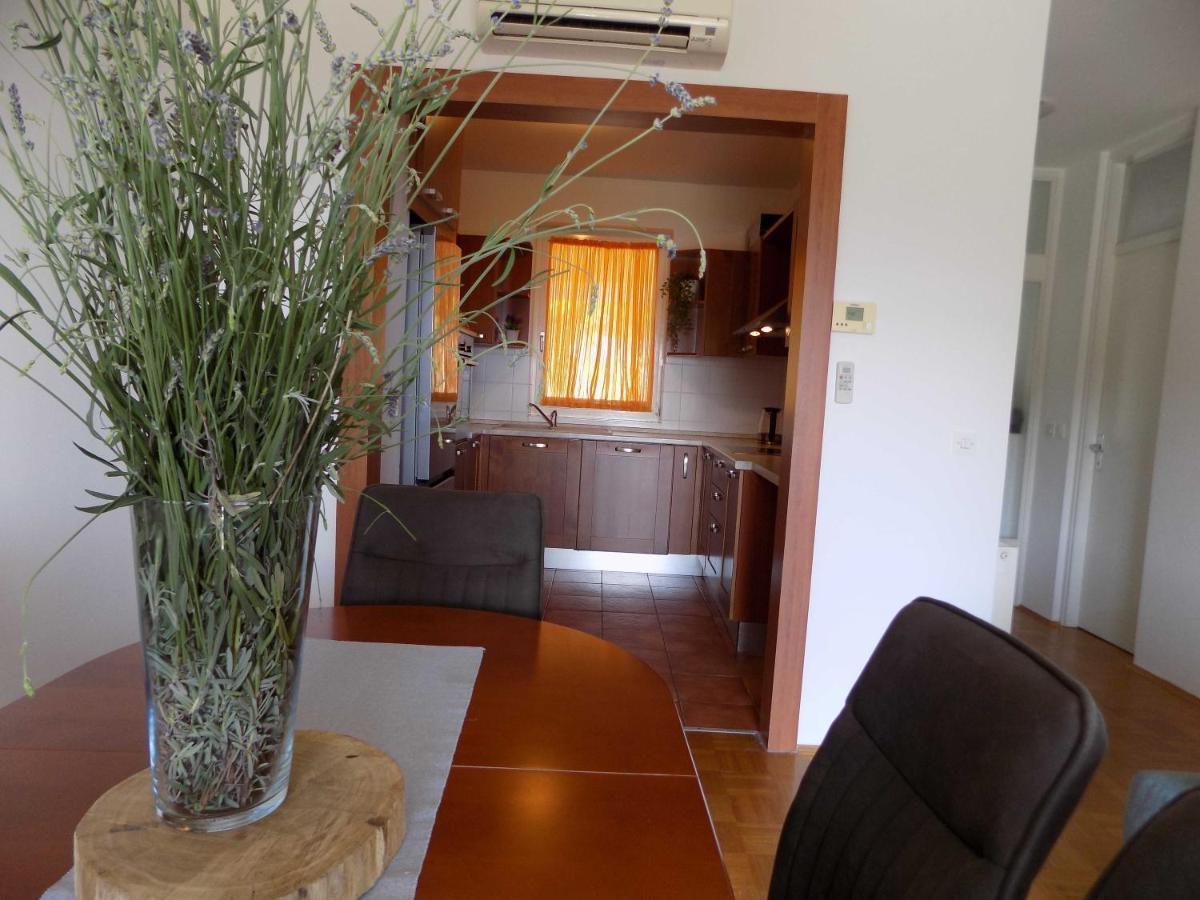 Apartman Borna Врбник Екстер'єр фото