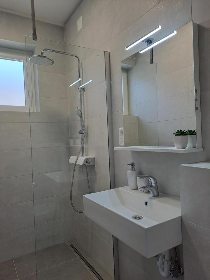 Apartman Borna Врбник Екстер'єр фото