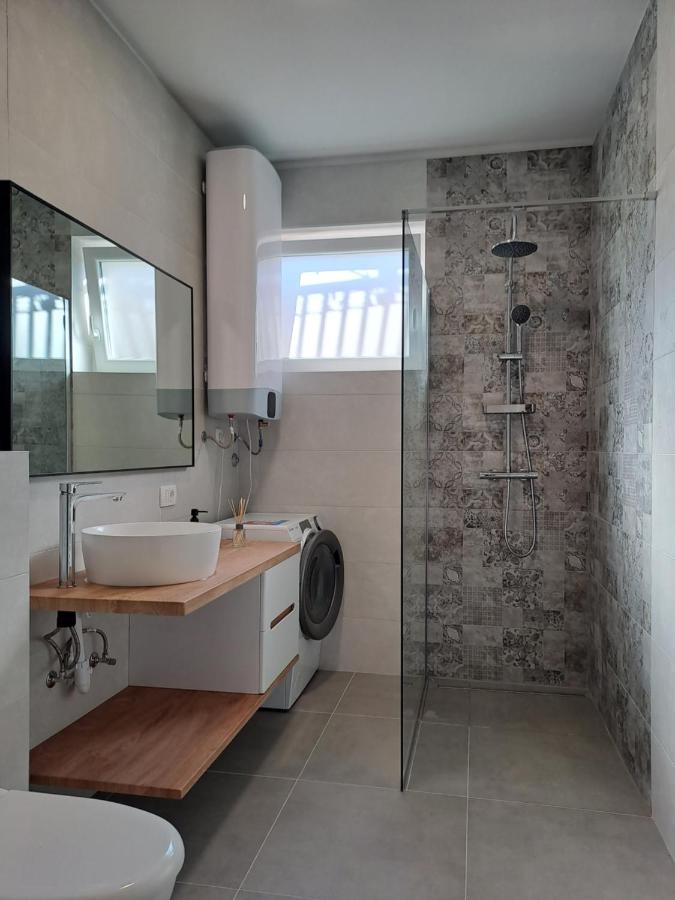 Apartman Borna Врбник Екстер'єр фото
